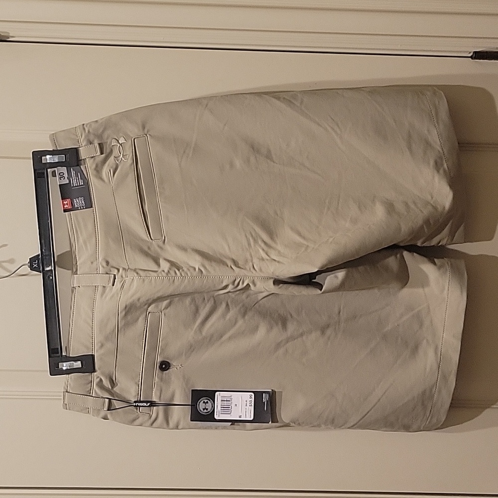 Under Armour golf shorts